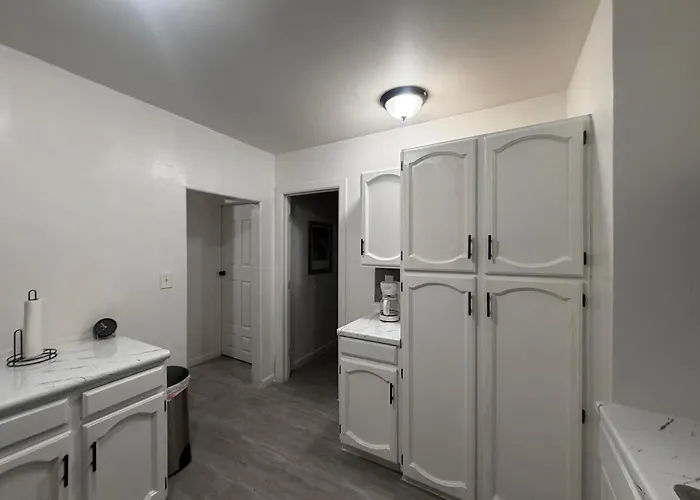 Cozy Away From Apartment *