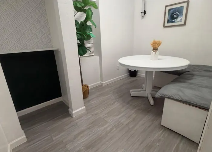 Apartment Cozy Away From